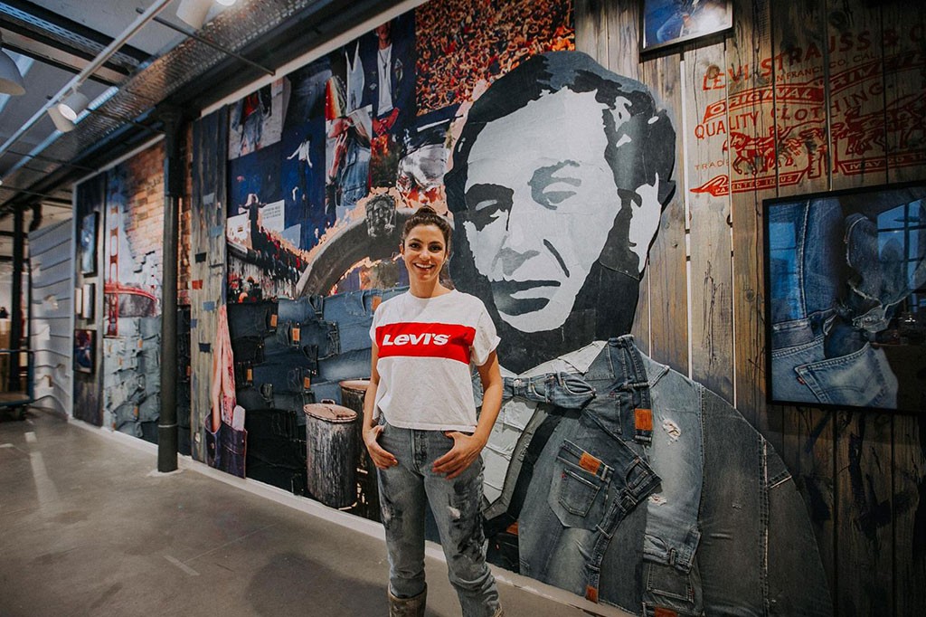 Levi’s Kunst von Shirin Donia – großformatige Auftragsarbeit für die Deutschlandzentrale in Offenbach